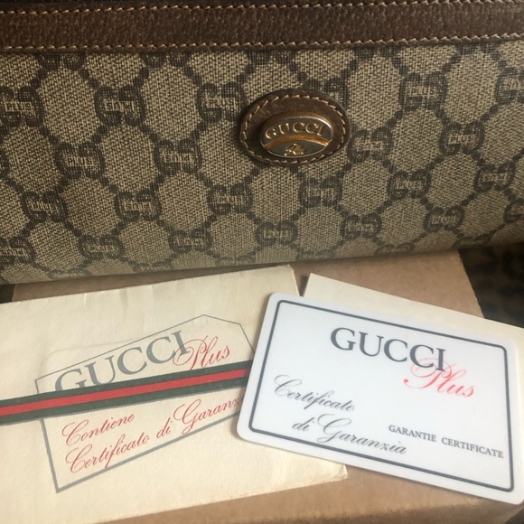 Vintage Gucci Plus Clutch - Picture 3 of 15